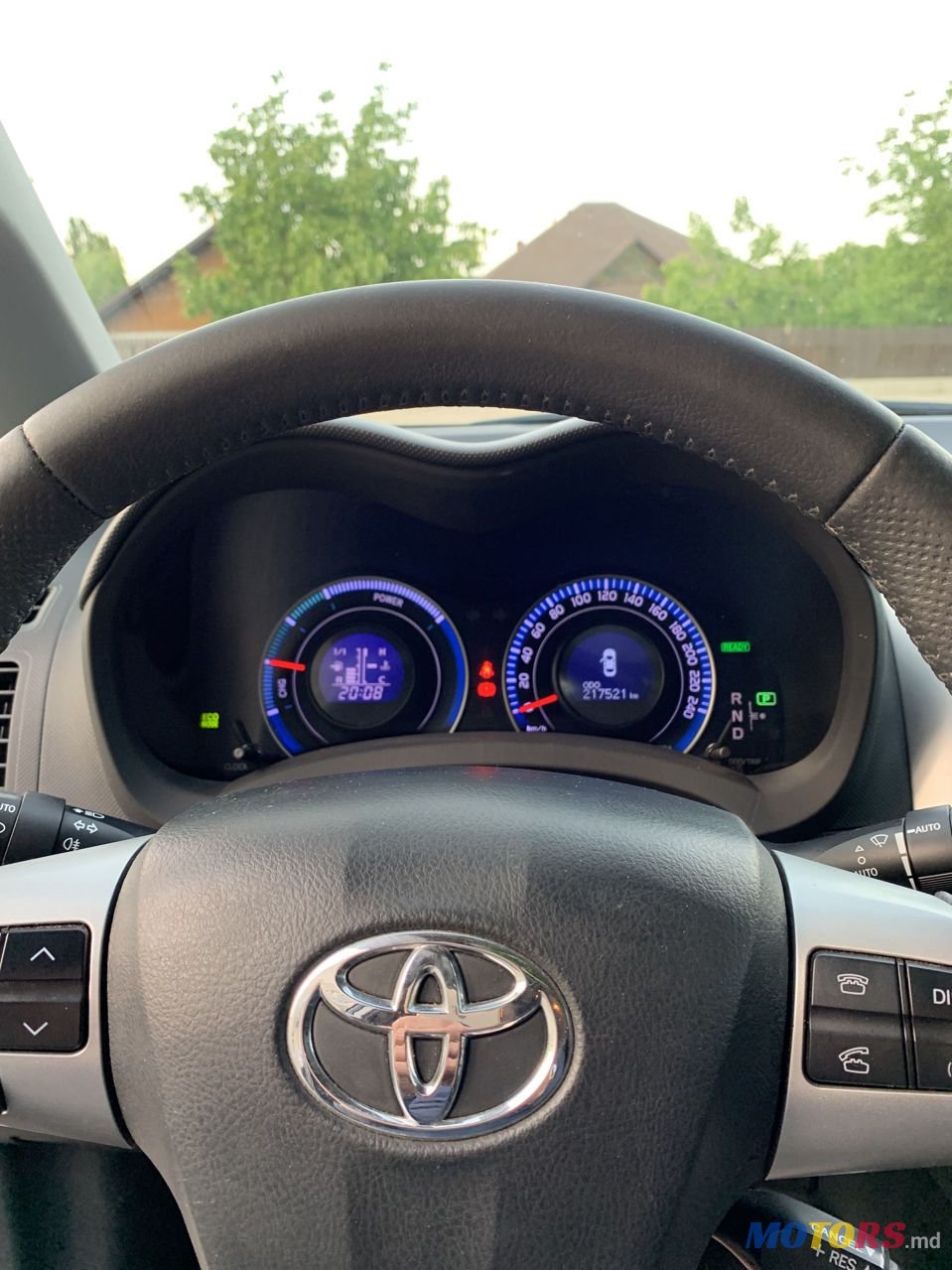 2011' Toyota Auris photo #6