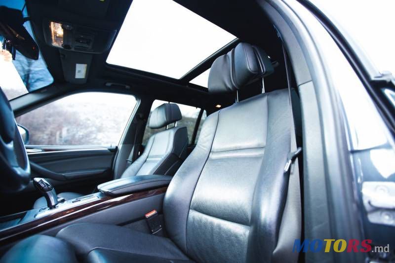 2011' BMW X5 photo #5