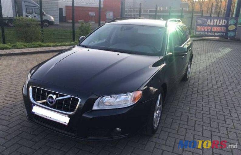 2012' Volvo V70 photo #4