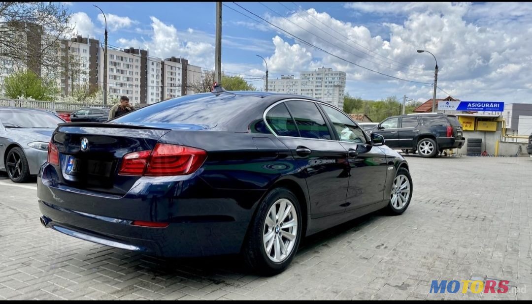 2013' BMW 5 Series photo #2