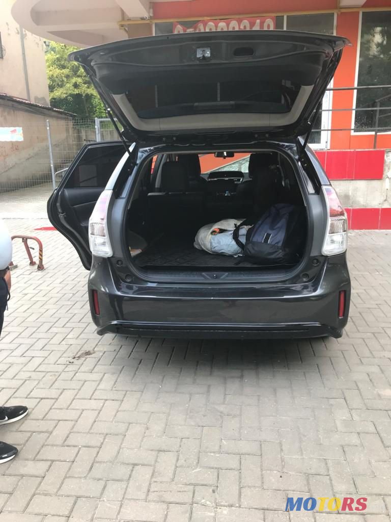 2014' Toyota Prius photo #6