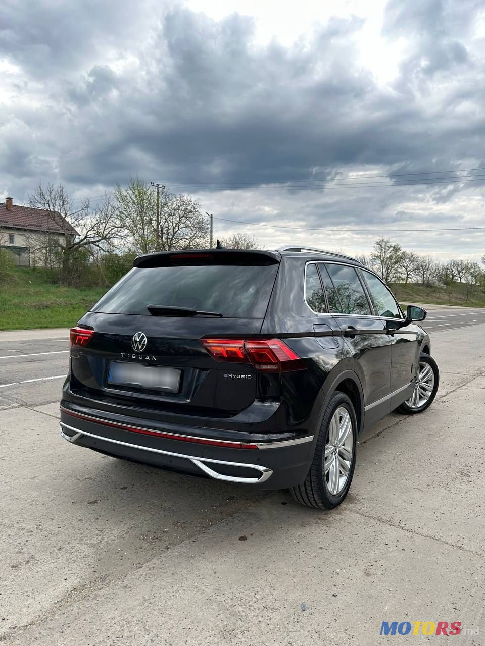 2021' Volkswagen Tiguan photo #4