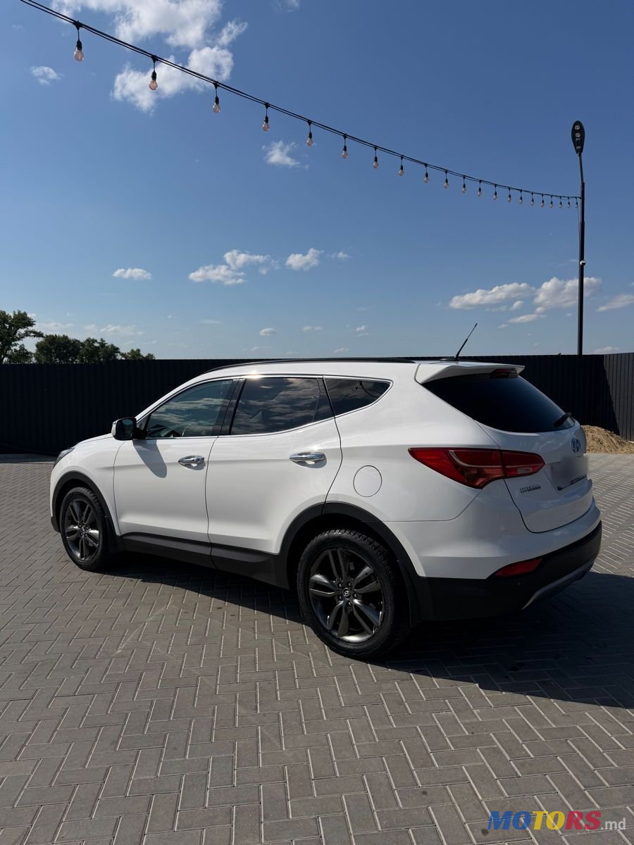 2013' Hyundai Santa Fe photo #2