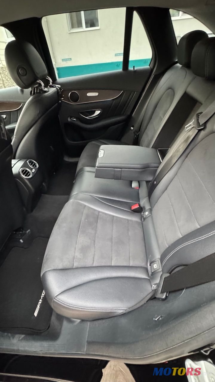 2016' Mercedes-Benz GLC photo #4