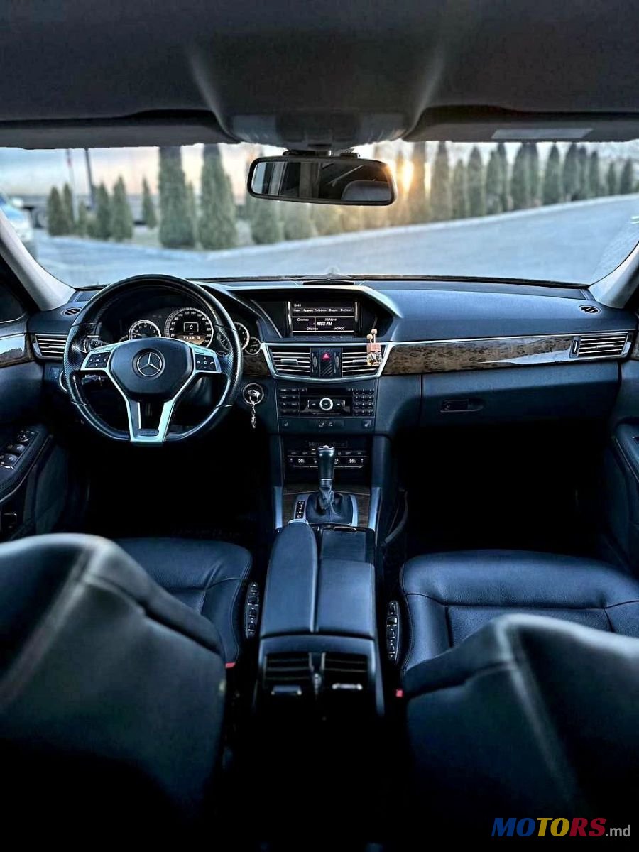 2012' Mercedes-Benz E-Class photo #5