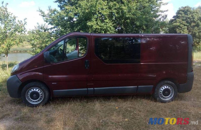 2004' Opel Vivaro photo #1