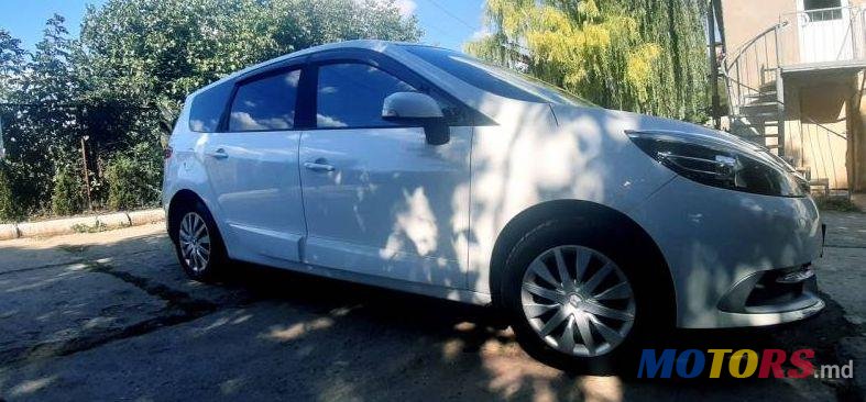 2014' Renault Grand Scenic photo #1