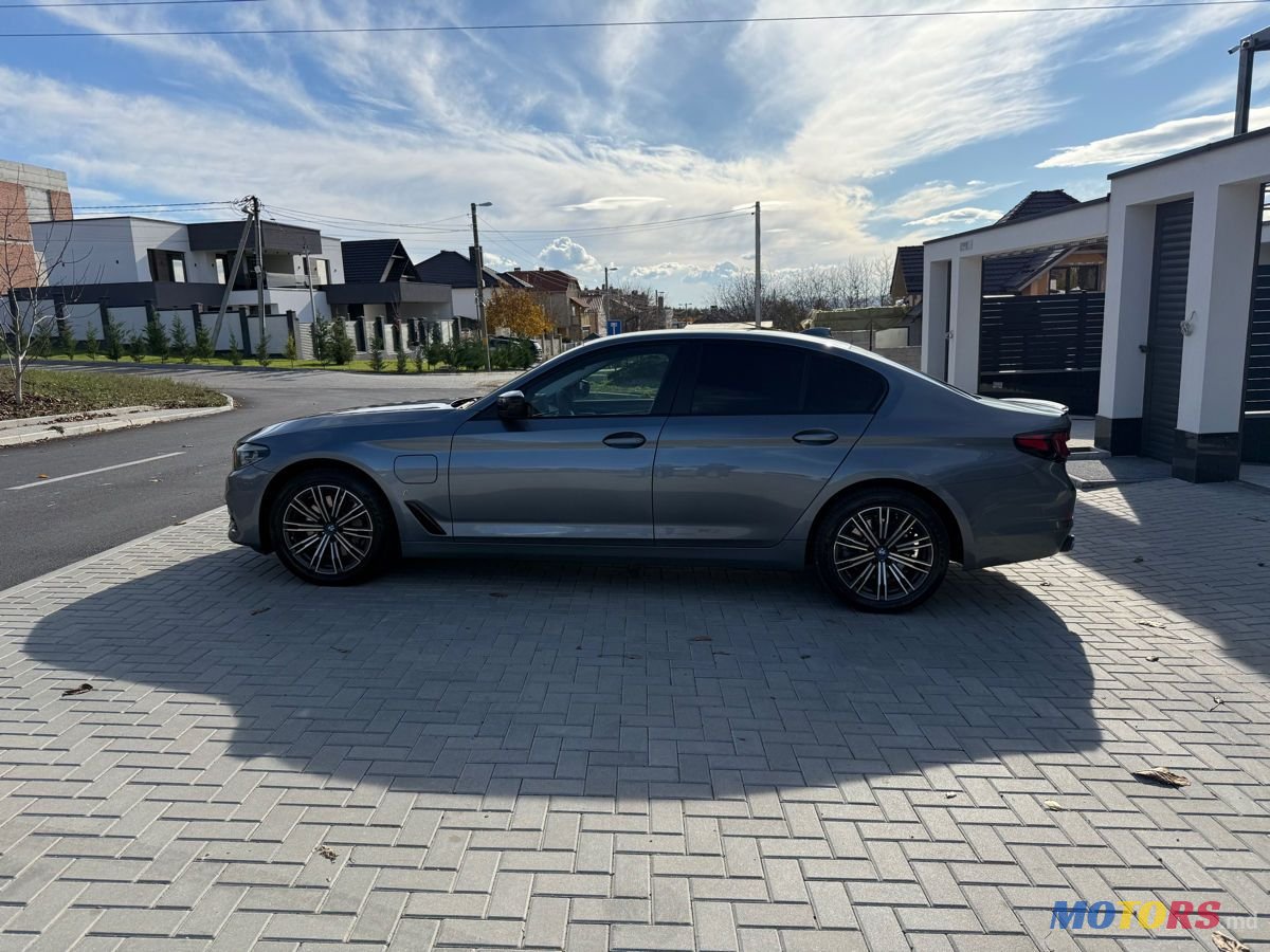 2017' BMW 5 Series photo #4