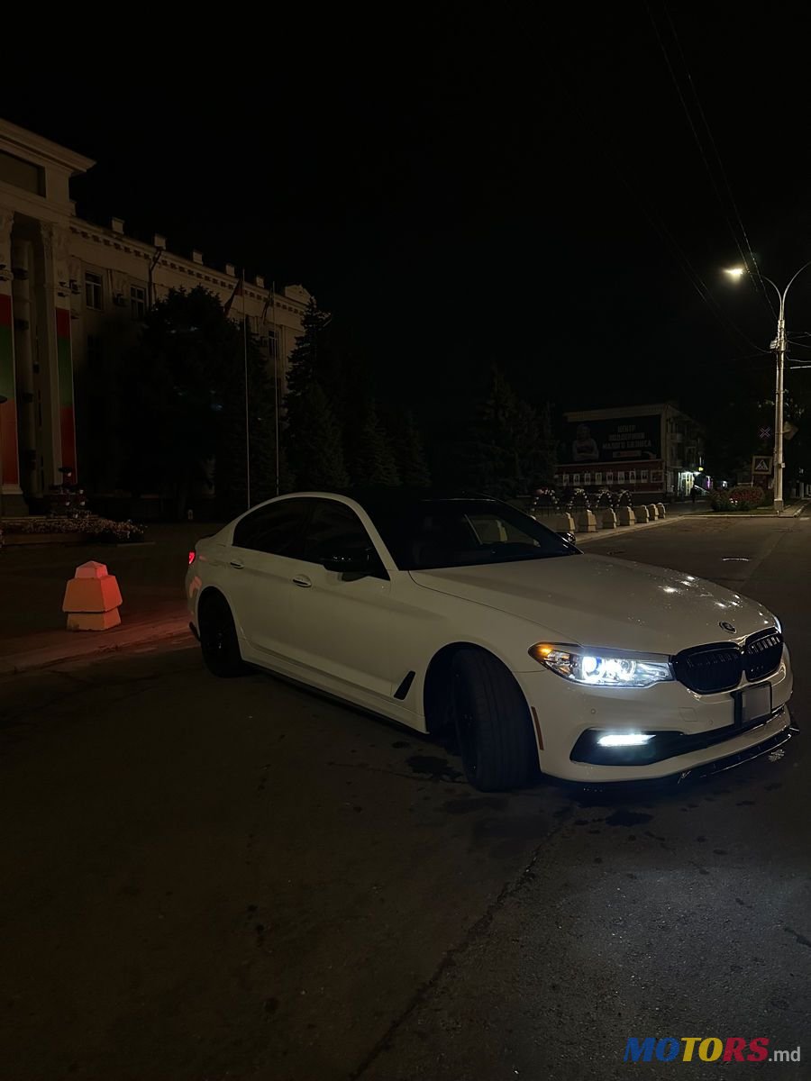 2017' BMW 5 Series photo #1