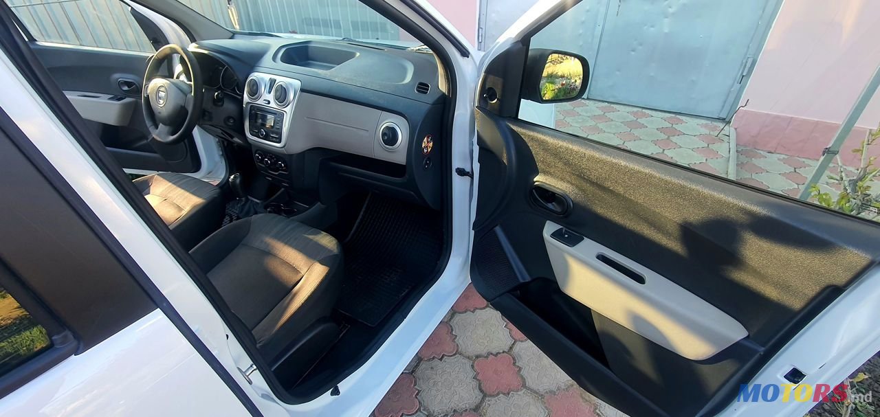 2013' Dacia Lodgy photo #5