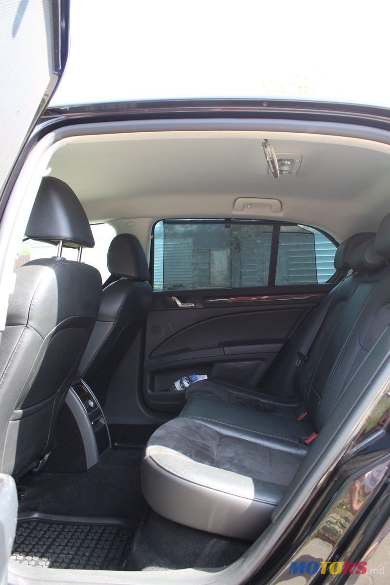 2013' Skoda Superb photo #4