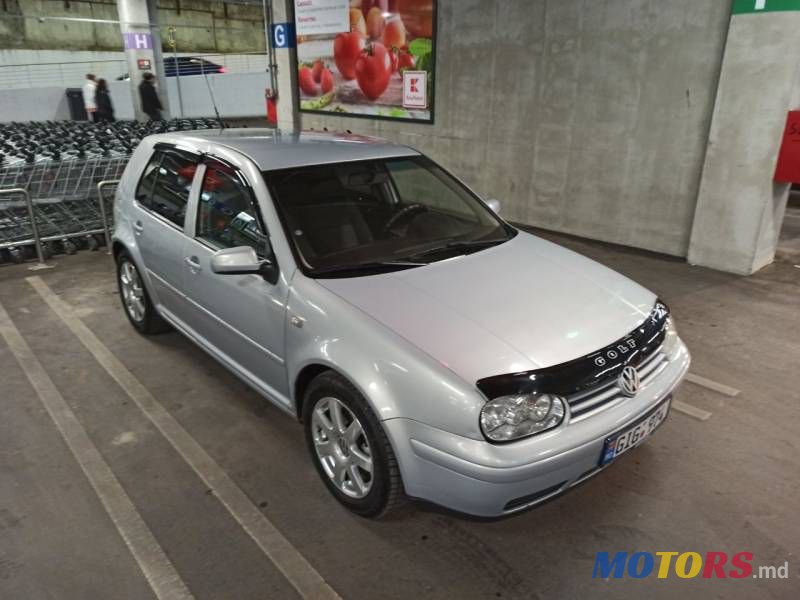 2001' Volkswagen Golf photo #1