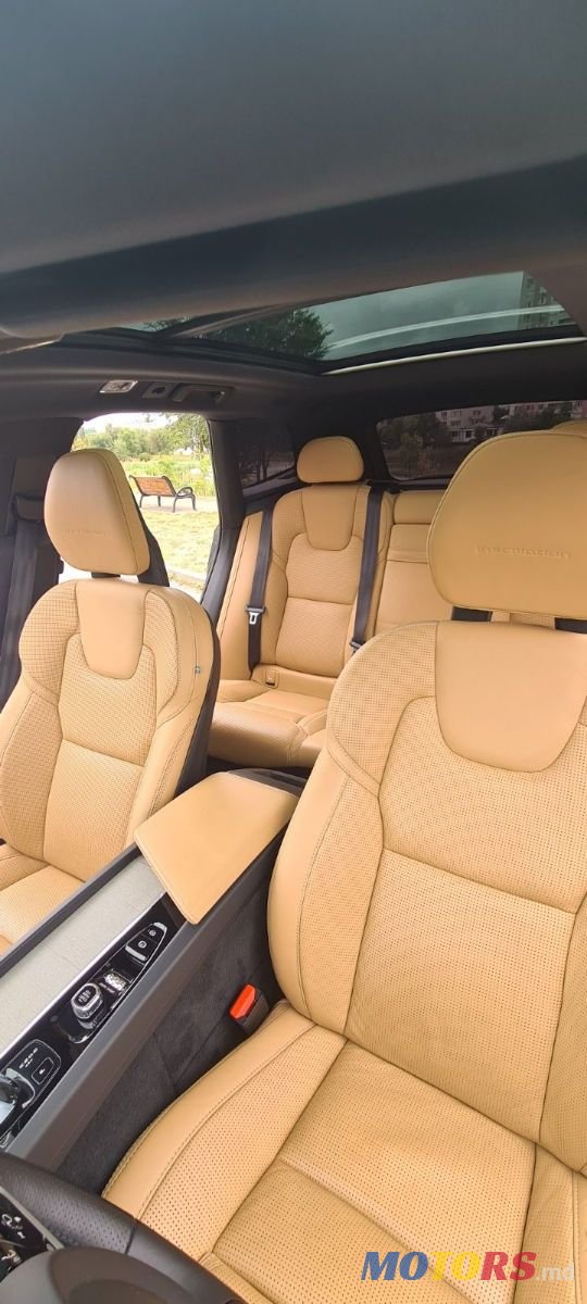 2018' Volvo XC60 photo #6