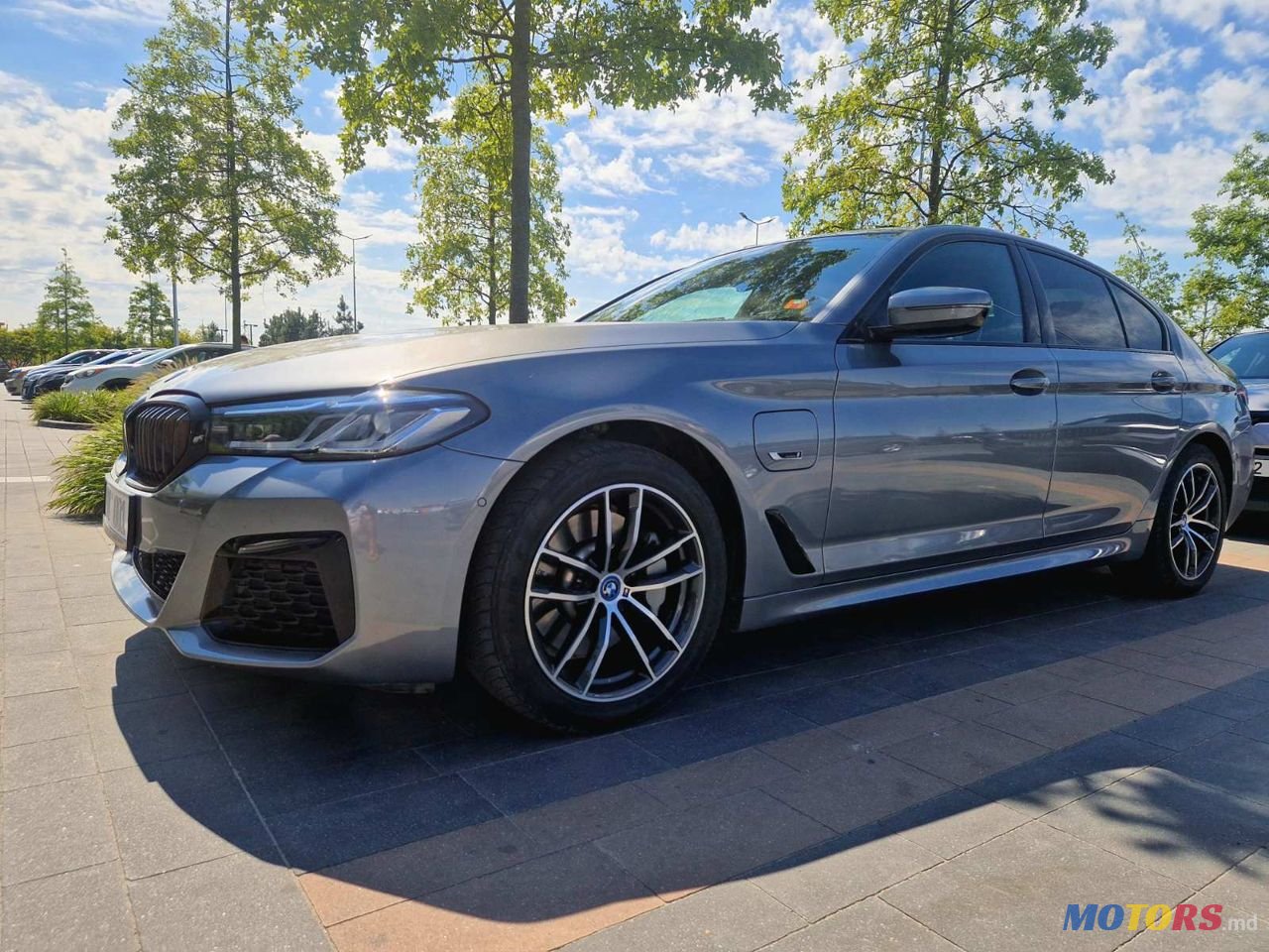 2023' BMW 5 Series photo #1