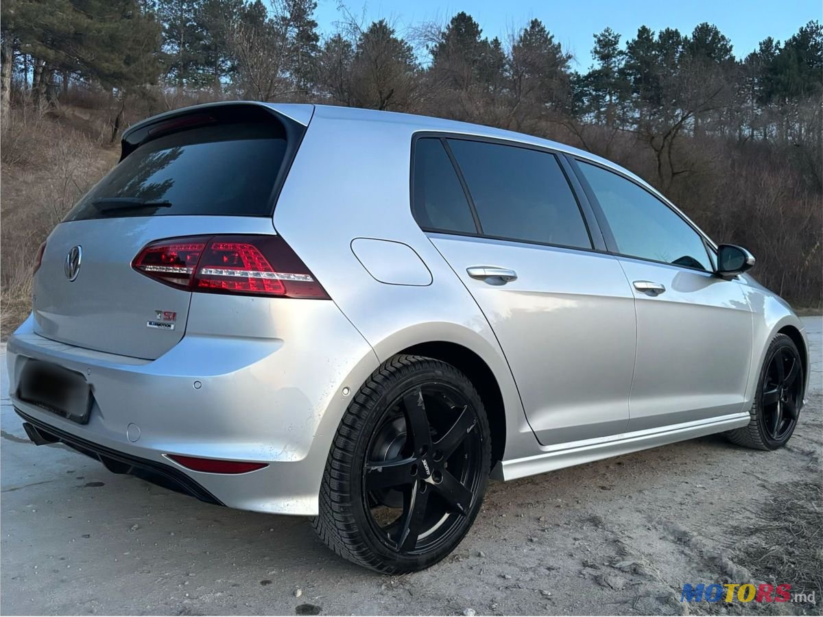 2016' Volkswagen Golf photo #2