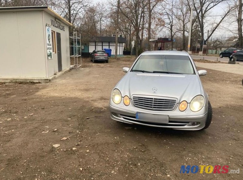 2005' Mercedes-Benz E-Class photo #2