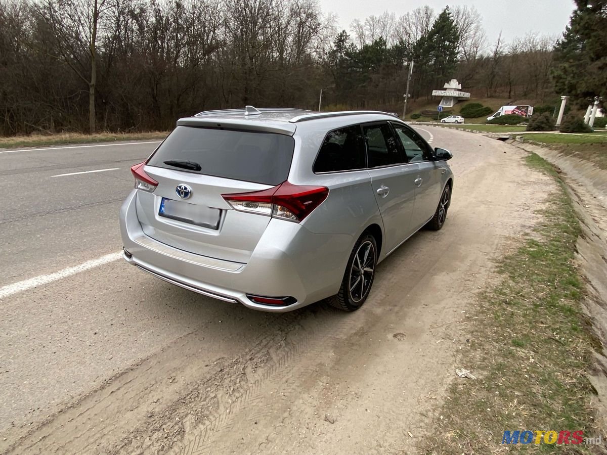 2017' Toyota Auris photo #3