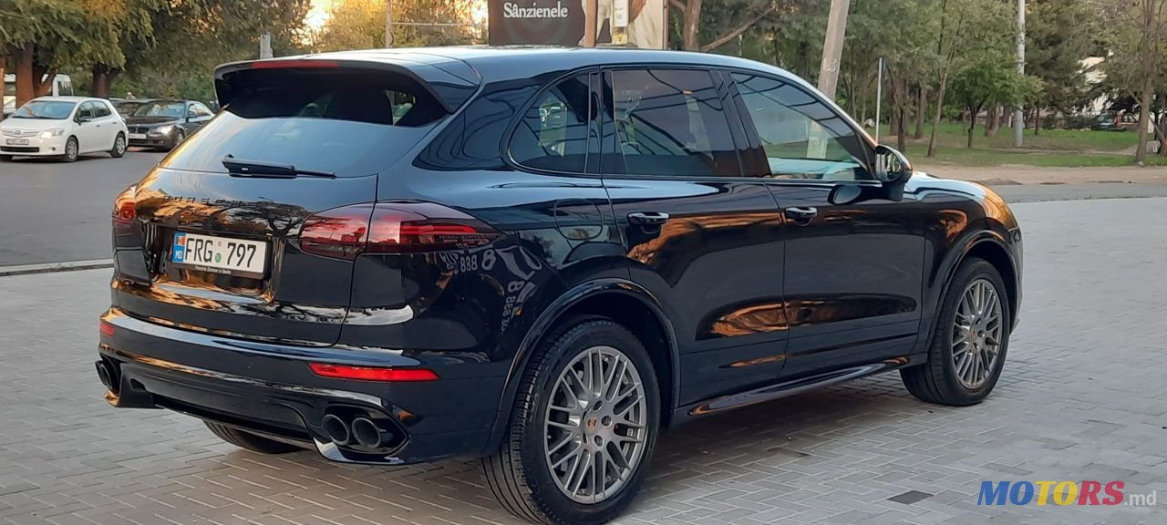 2017' Porsche Cayenne photo #5