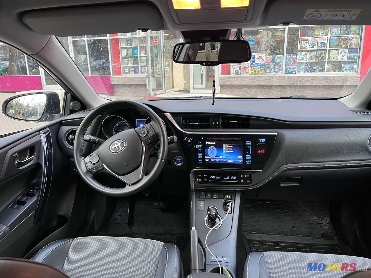 2017' Toyota Auris photo #6