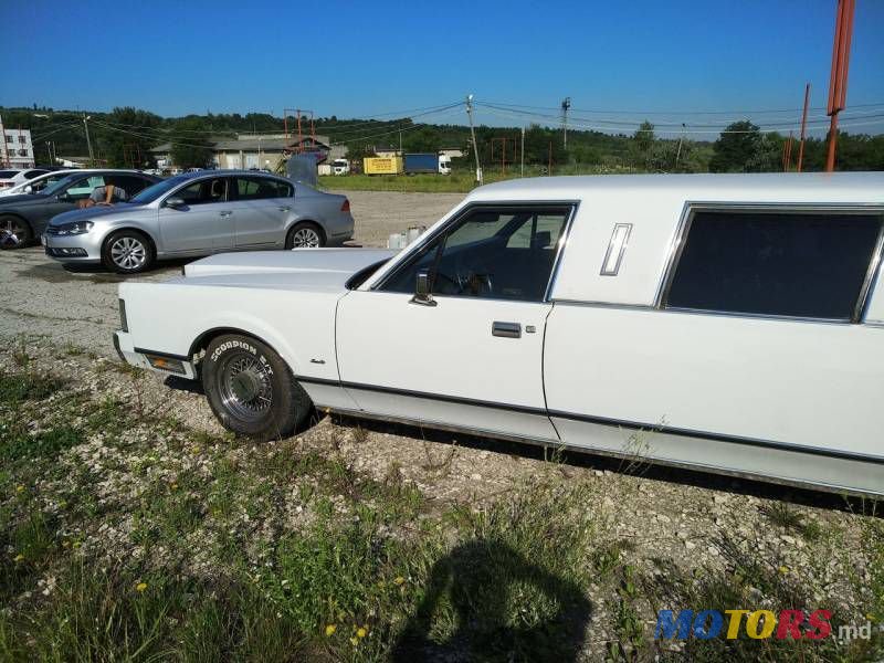1988' Lincoln Town Car photo #1
