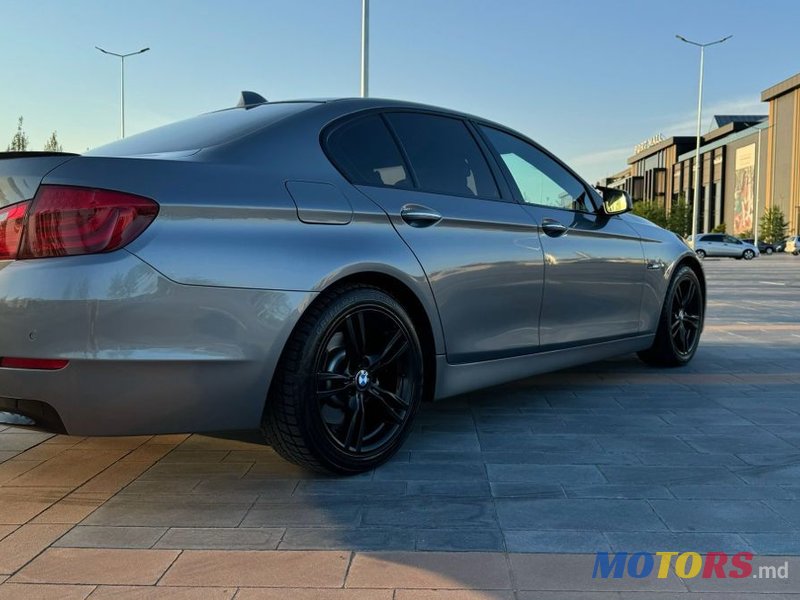 2012' BMW 5 Series photo #6