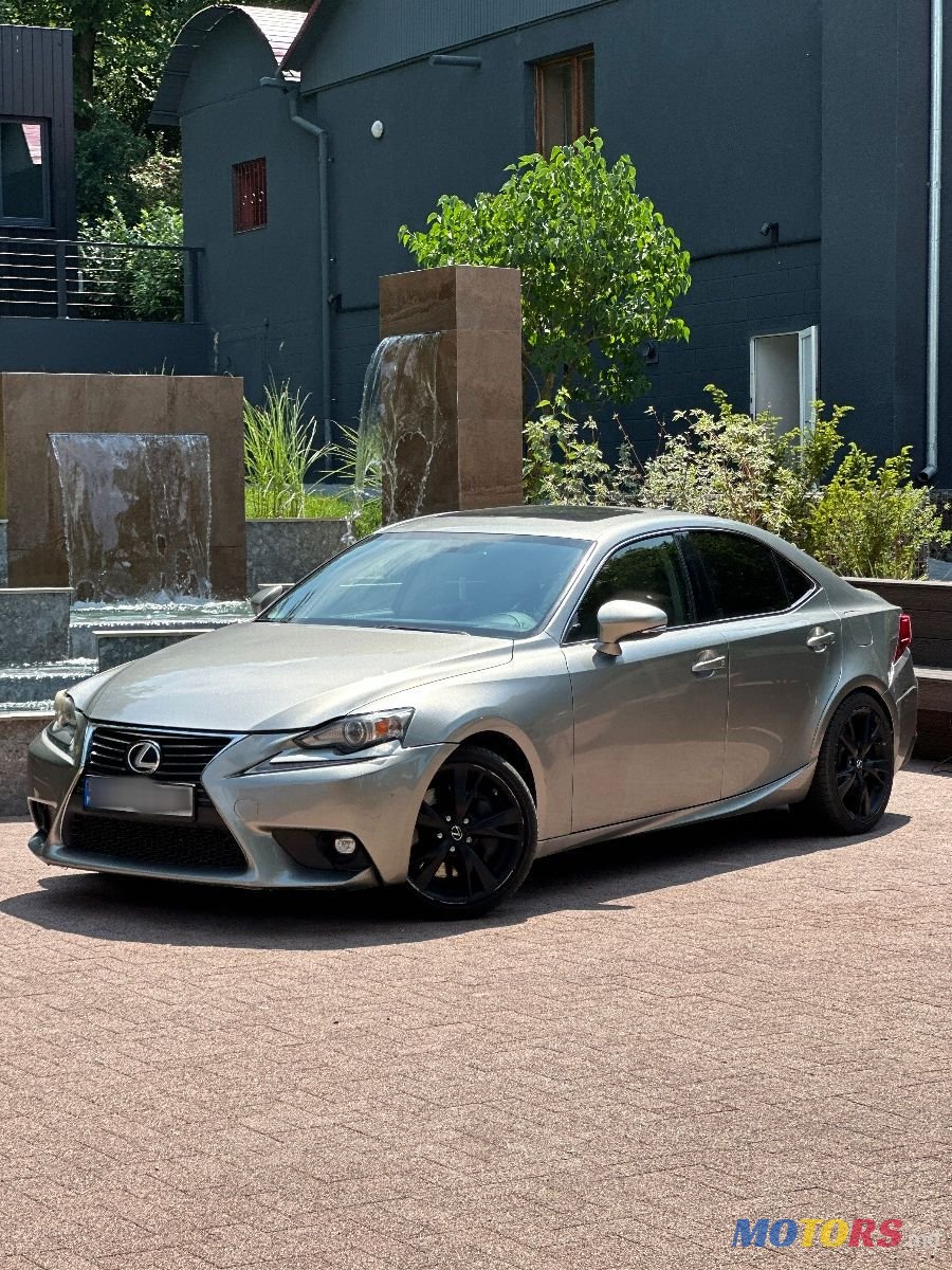 2015' Lexus Is Series photo #1