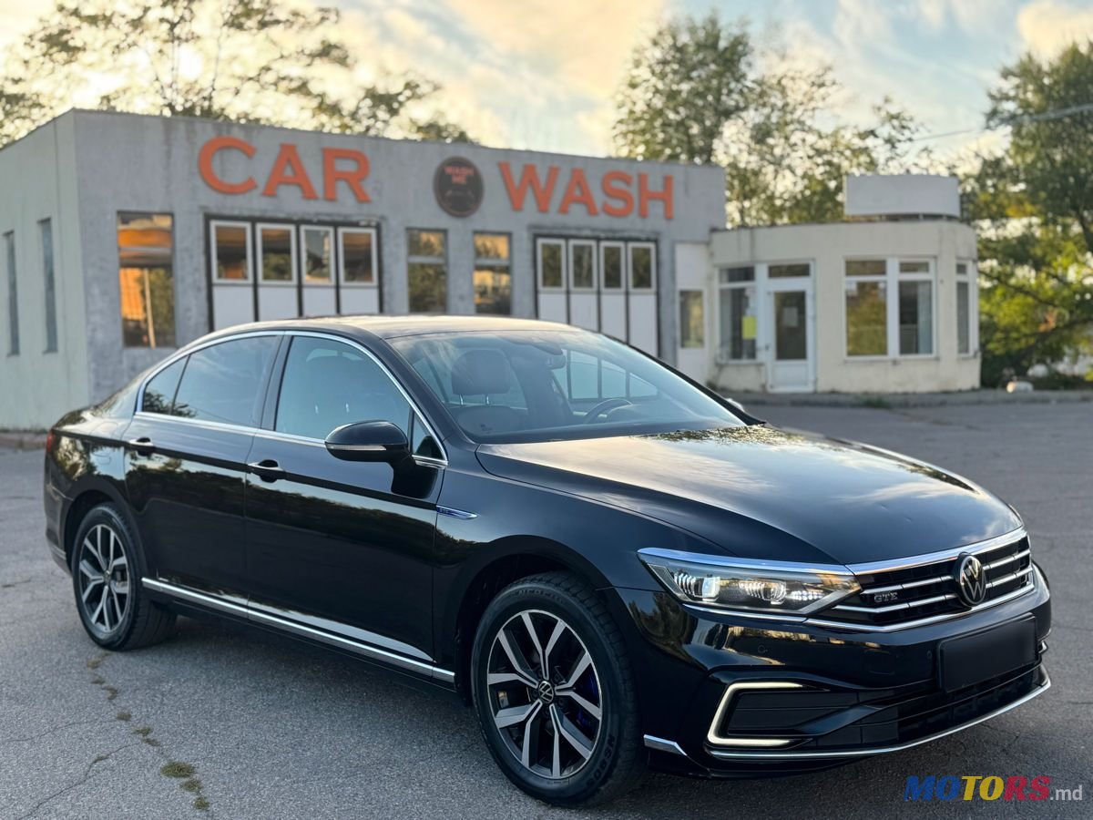 2022' Volkswagen Passat photo #2