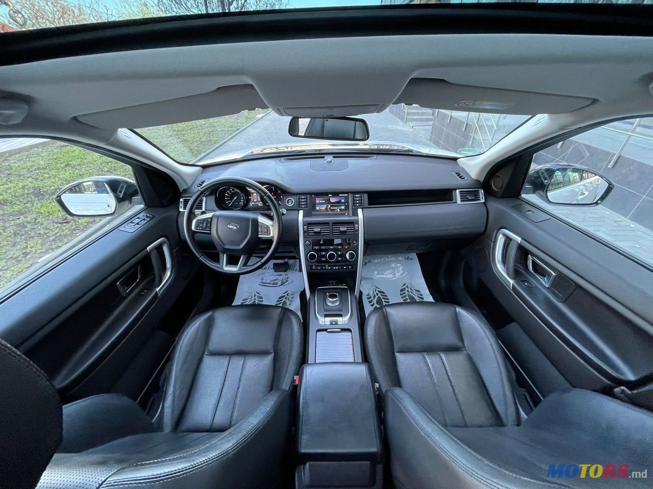 2015' Land Rover Discovery Sport photo #5