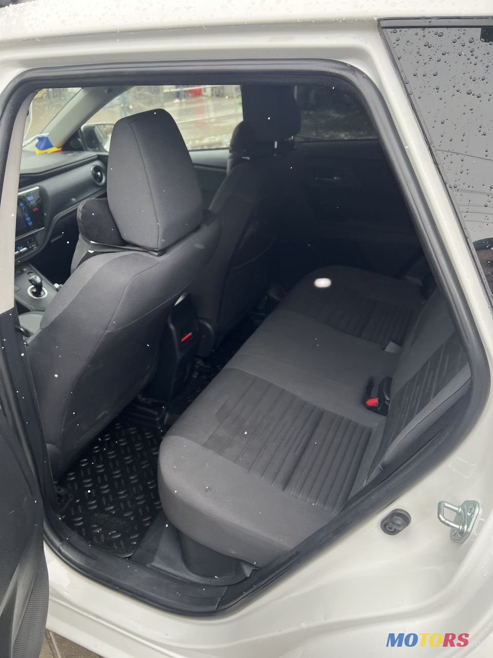 2016' Toyota Auris photo #6