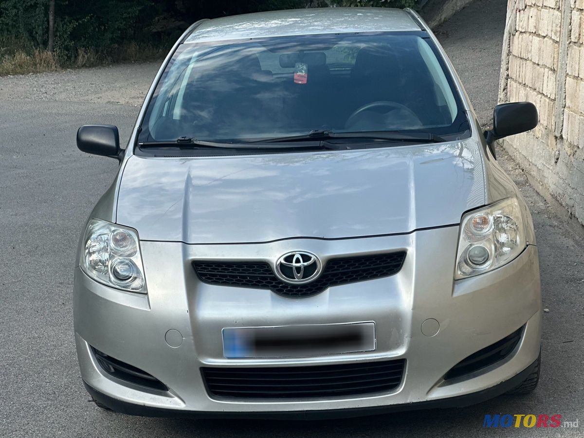2008' Toyota Auris photo #2