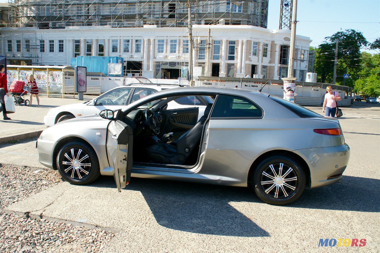 2009' Alfa Romeo GT photo #5
