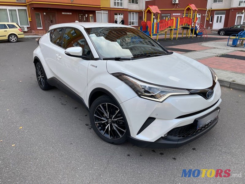 2018' Toyota C-HR photo #5