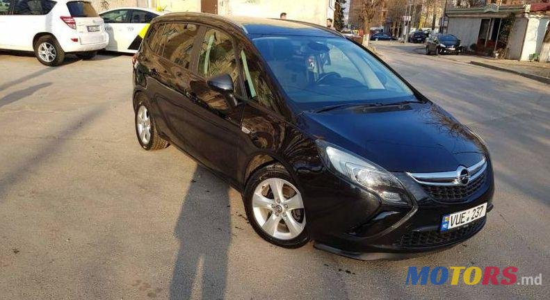 2012' Opel Zafira photo #1