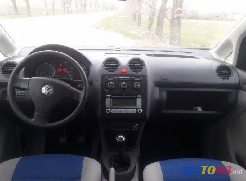 2009' Volkswagen Caddy photo #2