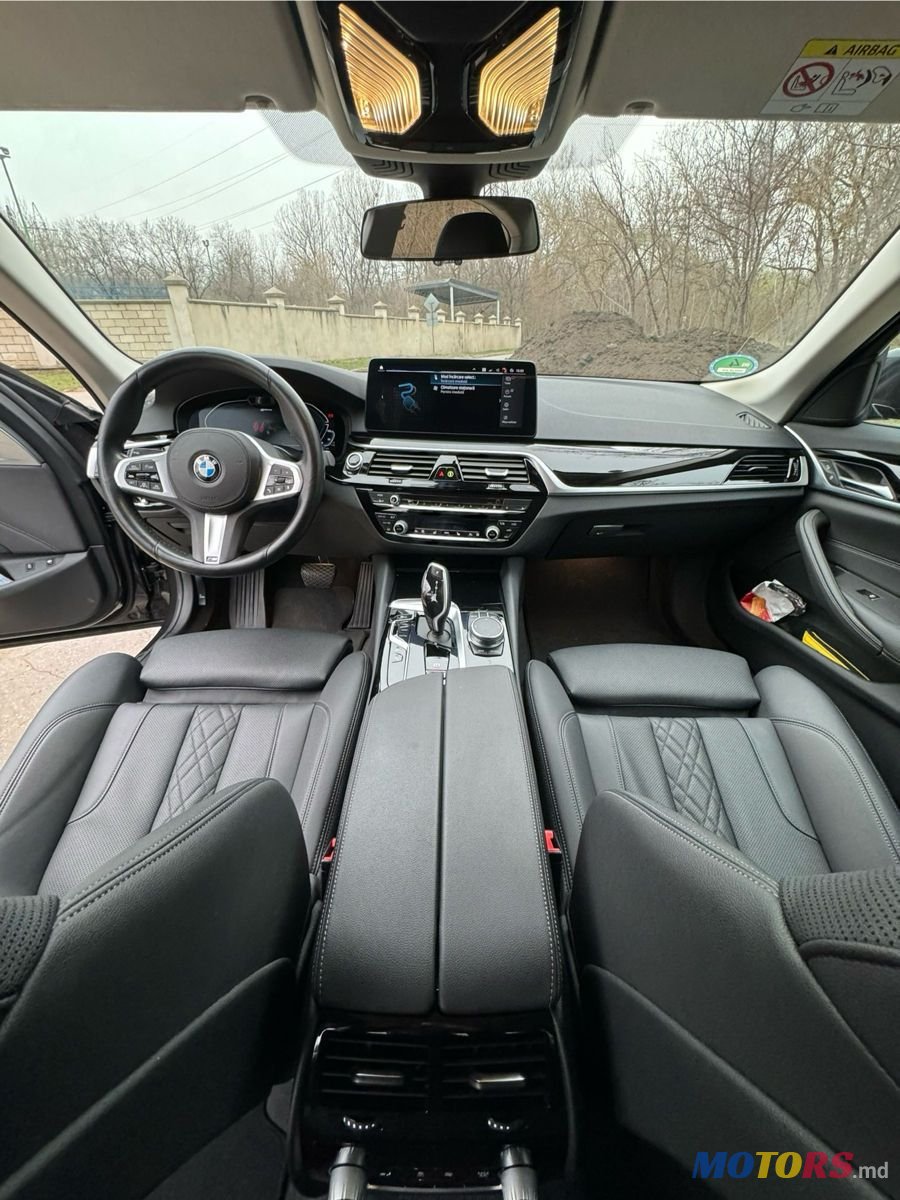 2020' BMW 5 Series photo #5