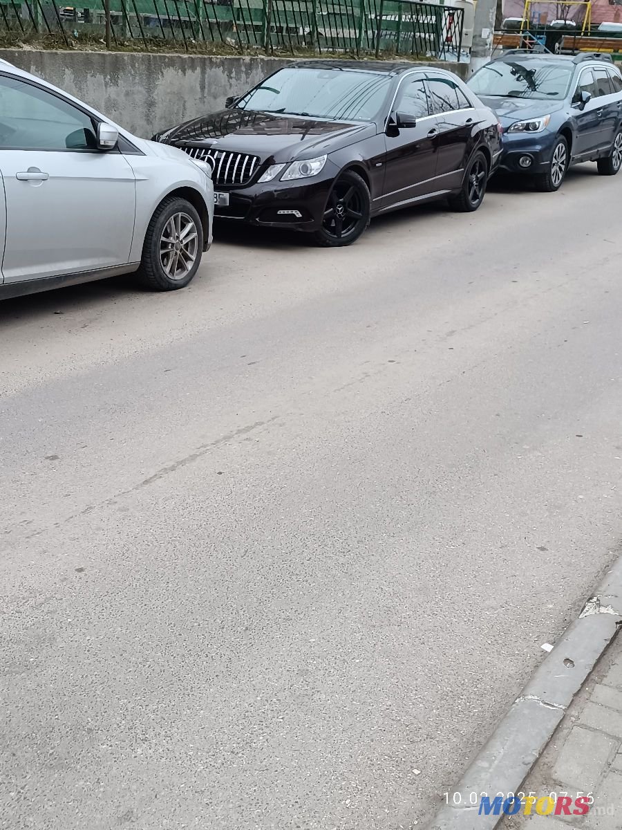 2009' Mercedes-Benz E-Class photo #6