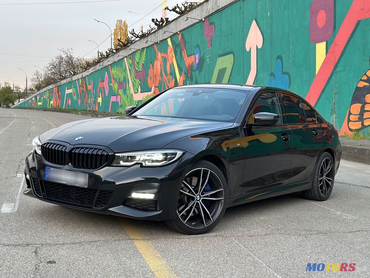 2020' BMW 3 Series photo #3
