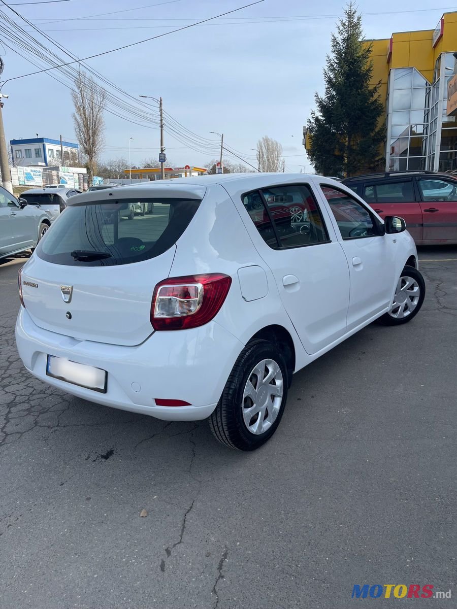 2014' Dacia Sandero photo #3