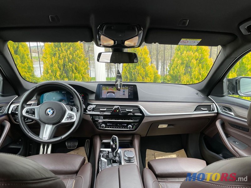 2020' BMW 5 Series photo #6