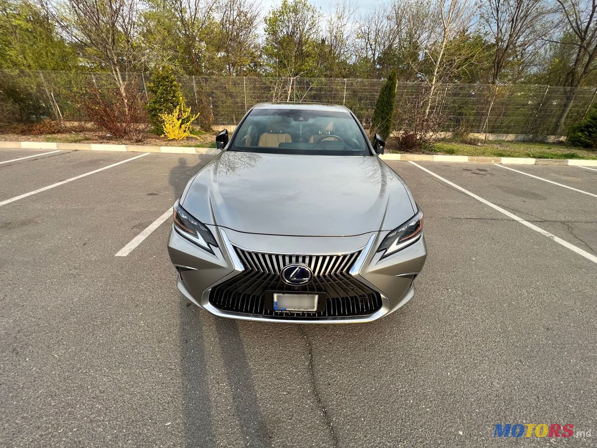 2021' Lexus Es Series photo #1