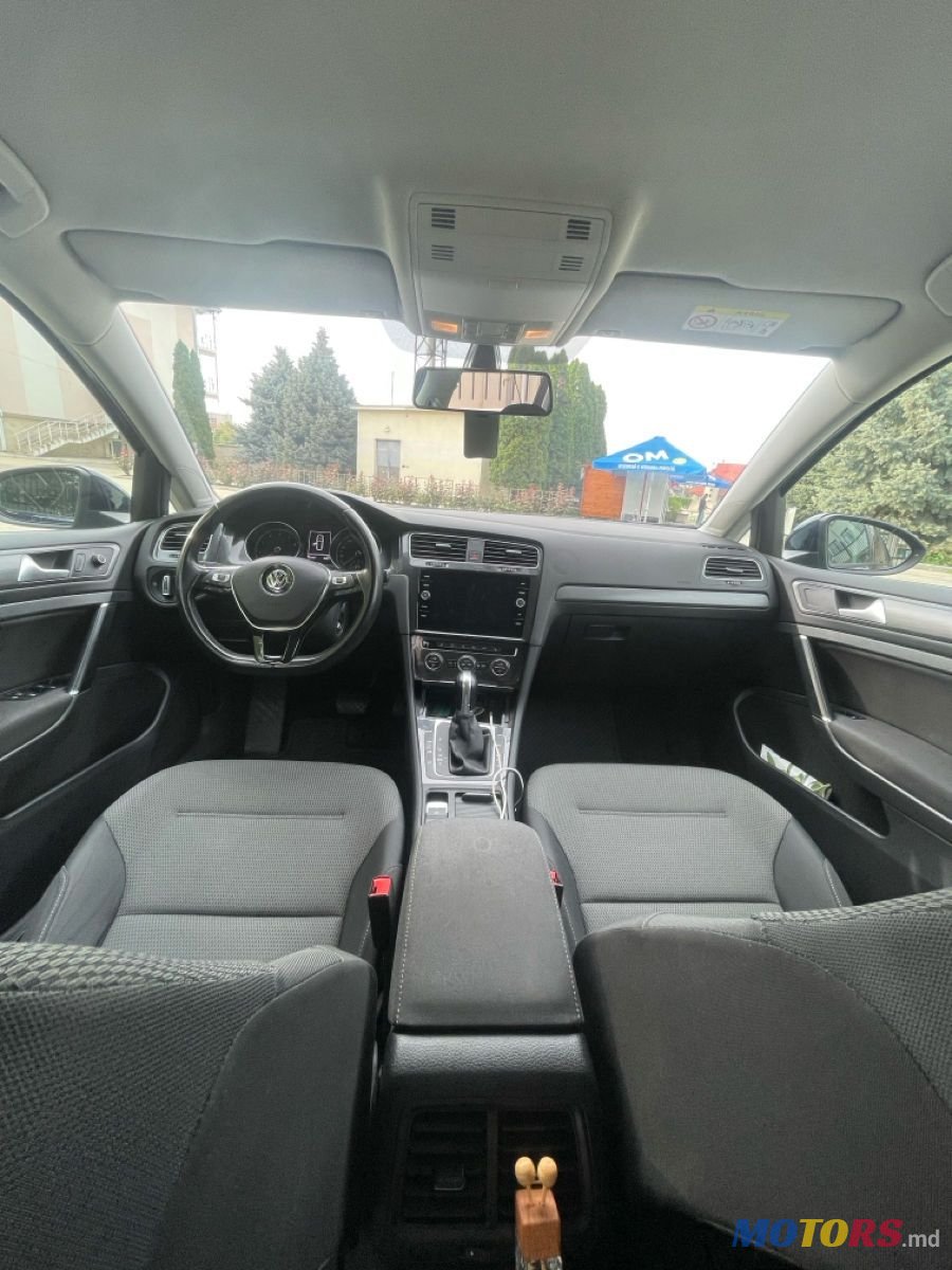 2018' Volkswagen Golf photo #6