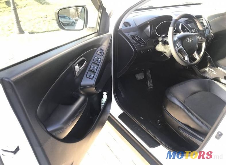 2012' Hyundai Tucson photo #3