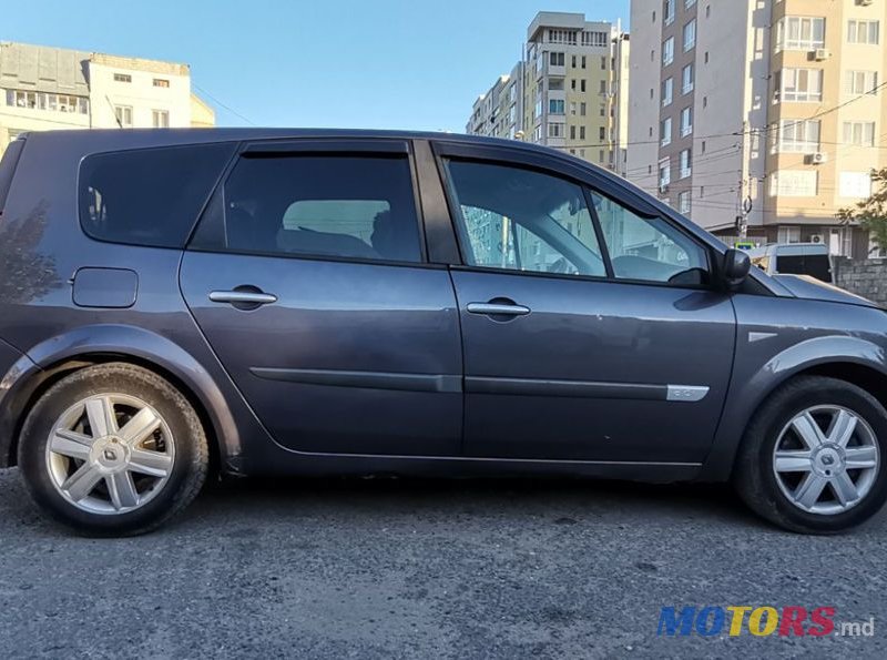 2005' Renault Grand Scenic photo #3