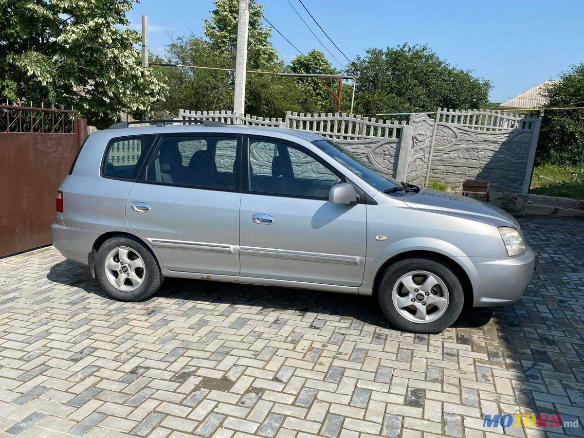 2004' Kia Carens photo #3