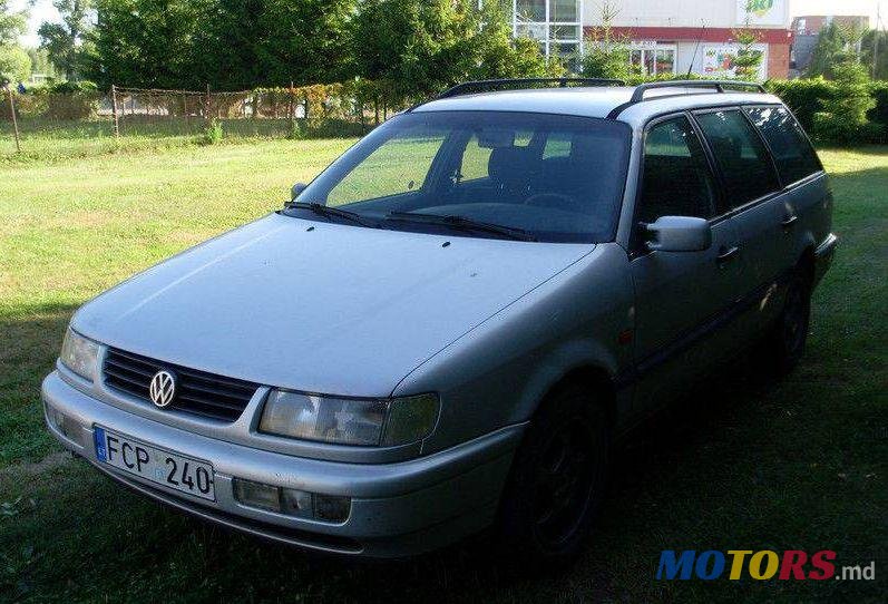 1995' Volkswagen Passat photo #1