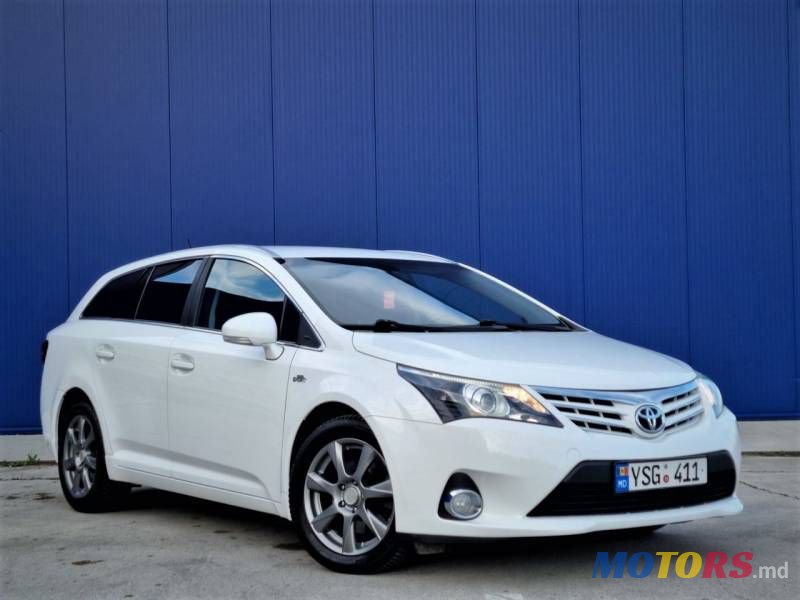 2012' Toyota Avensis photo #1