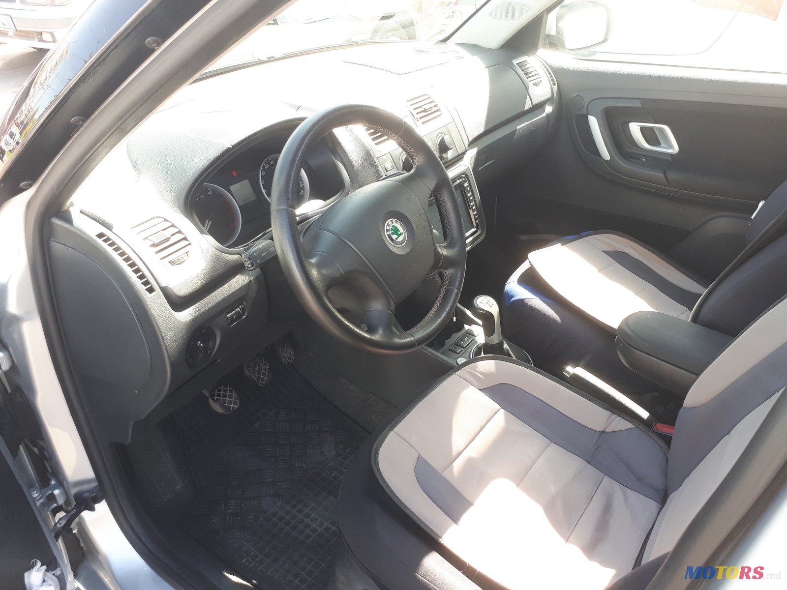 2009' Skoda Fabia Combi photo #5