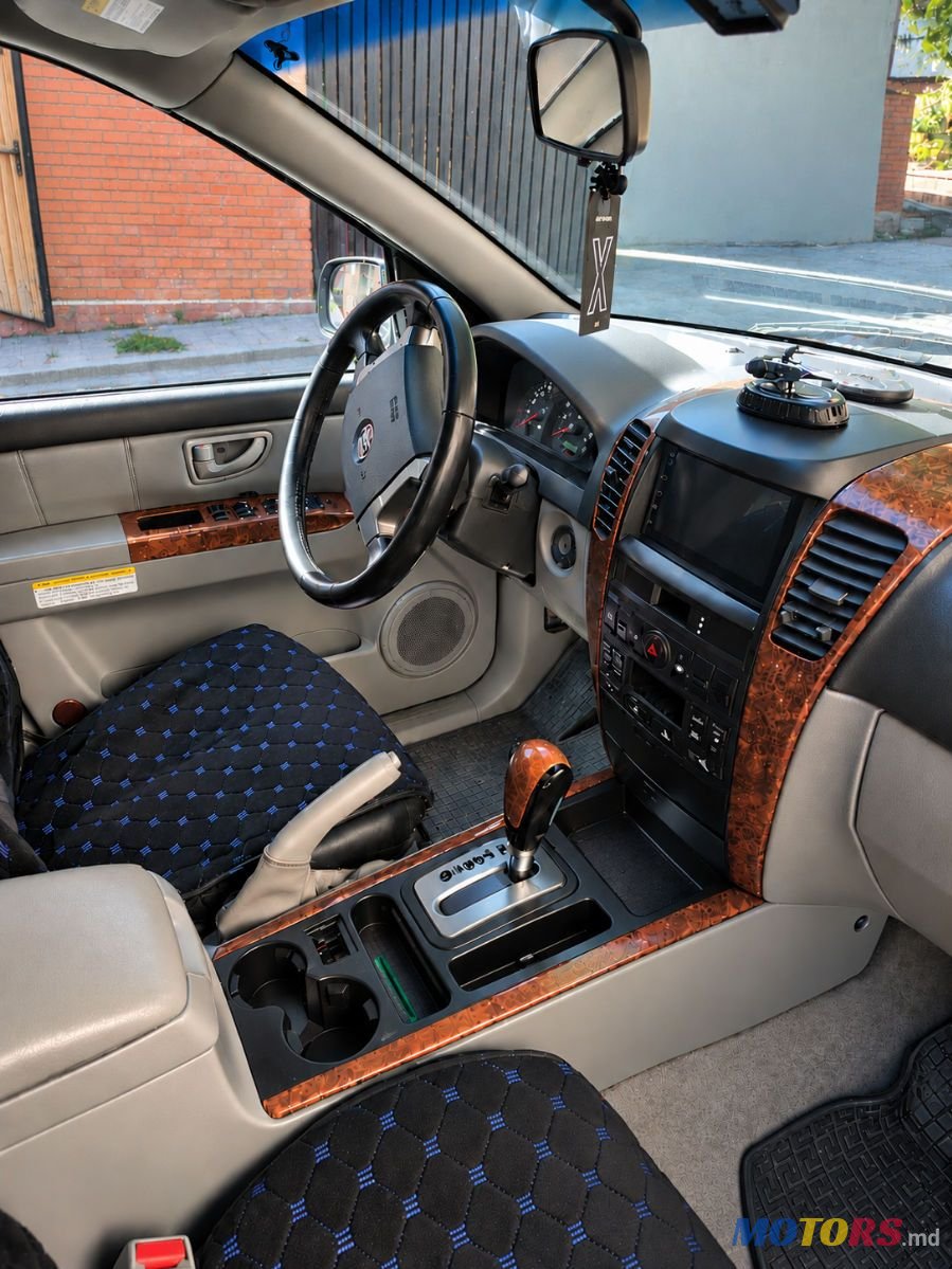 2004' Kia Sorento photo #2