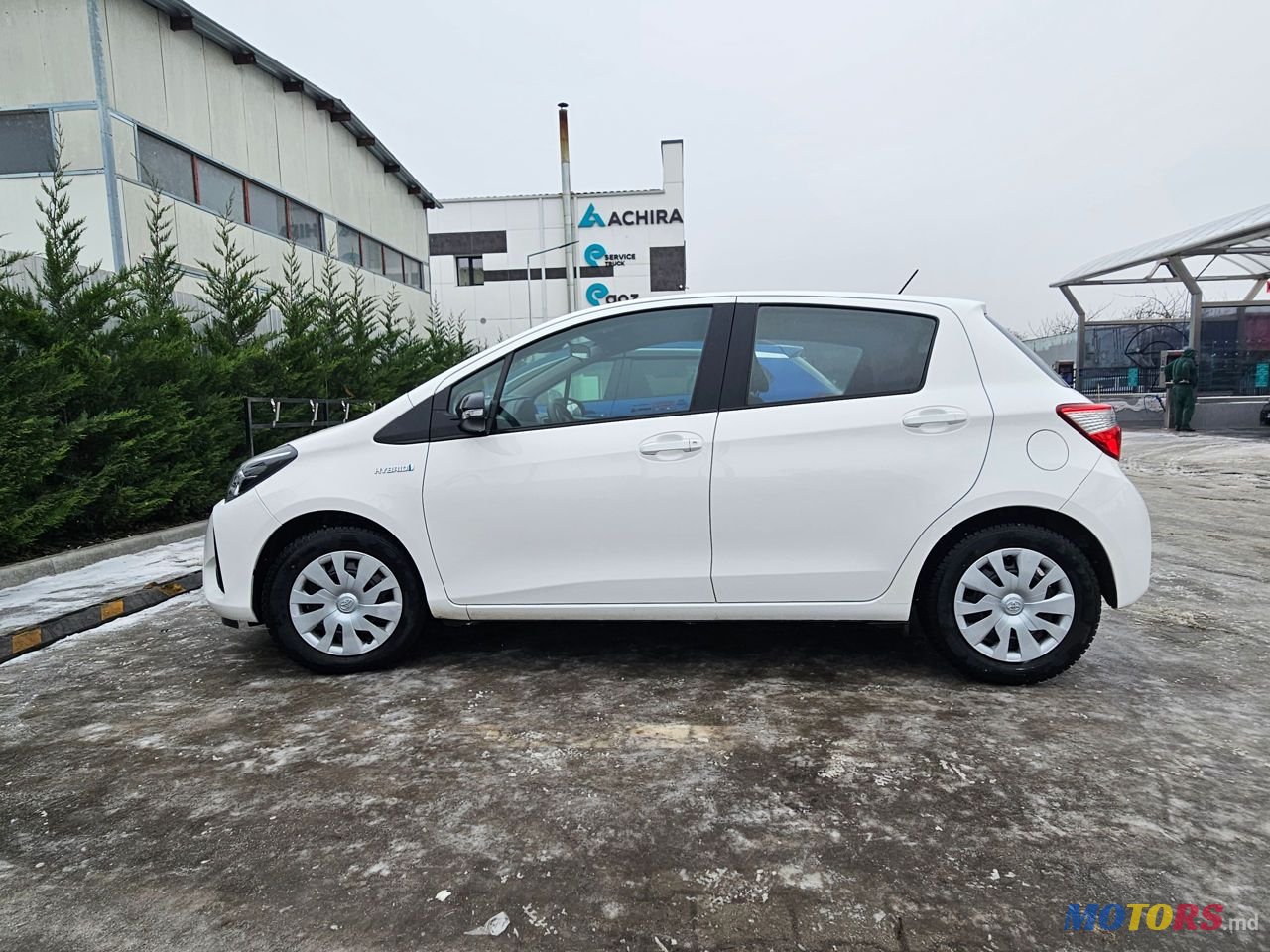 2020' Toyota Yaris photo #3