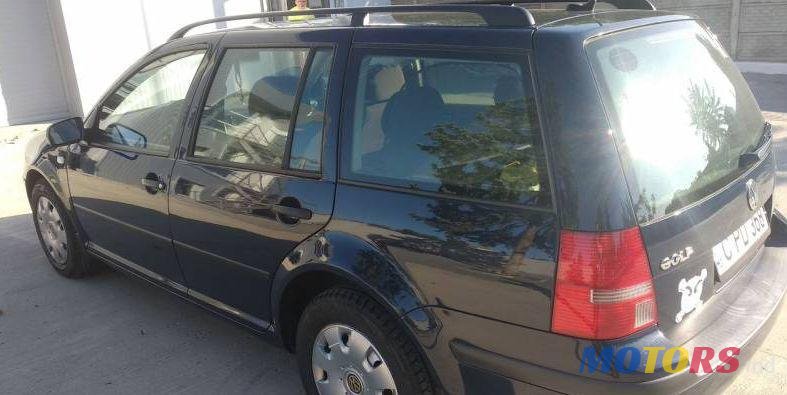 2003' Volkswagen Golf photo #1